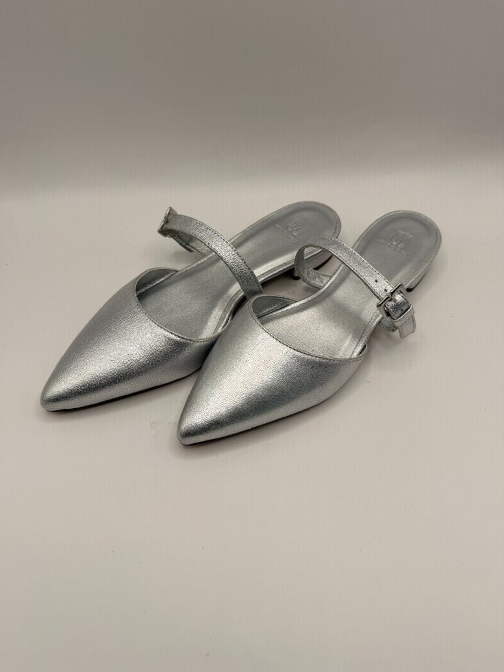 Bruno Magli Women Metallic Silver Pointy Toe Pasha Mule Sz EU 37.5 US 7